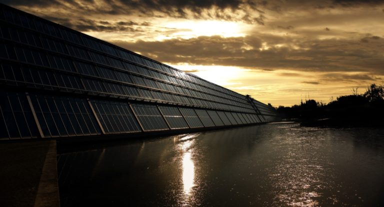 Jak czerpać korzyści z energii słonecznej i zostać czołową firmą fotowoltaiczną? Case study